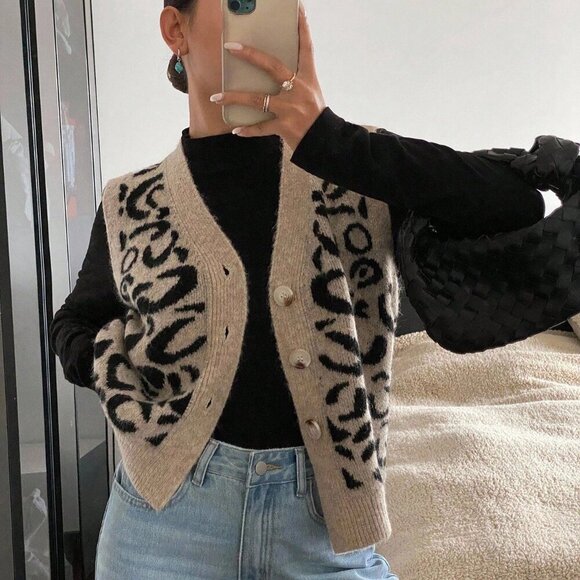 Multicolor Casual Women's Single Breasted V-Neck Leopard Print Knit sweater Vest - Picture 4 of 10